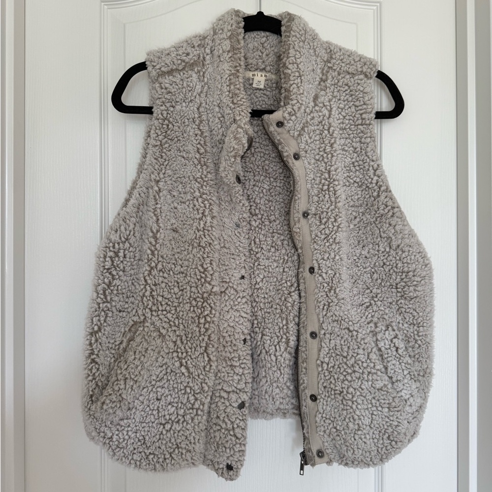 Miami Gray Sherpa Vest